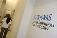 Timelines: transparències en una habitació fosca. Joan Jonas [Reportatge fotogràfic inauguració exposició]