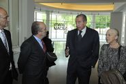 Signatura conveni de col·laboració entre Fundació MACBA i la Fundación AXA [Reportatge fotogràfic acte institucional]