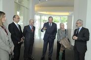 Signatura conveni de col·laboració entre Fundació MACBA i la Fundación AXA [Reportatge fotogràfic acte institucional]