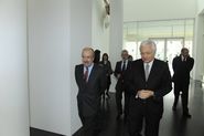 Signatura conveni de col·laboració entre Fundació MACBA i la Fundación AXA [Reportatge fotogràfic acte institucional]