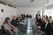 Signatura conveni de col·laboració entre Fundació MACBA i la Fundación AXA [Reportatge fotogràfic acte institucional]