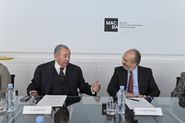 Signatura conveni de col·laboració entre Fundació MACBA i la Fundación AXA [Reportatge fotogràfic acte institucional]