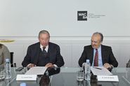 Signatura conveni de col·laboració entre Fundació MACBA i la Fundación AXA [Reportatge fotogràfic acte institucional]