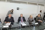 Signatura conveni de col·laboració entre Fundació MACBA i la Fundación AXA [Reportatge fotogràfic acte institucional]