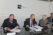 Signatura conveni de col·laboració entre Fundació MACBA i la Fundación AXA [Reportatge fotogràfic acte institucional]