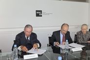 Signatura conveni de col·laboració entre Fundació MACBA i la Fundación AXA [Reportatge fotogràfic acte institucional]