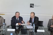 Signatura conveni de col·laboració entre Fundació MACBA i la Fundación AXA [Reportatge fotogràfic acte institucional]