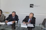 Signatura conveni de col·laboració entre Fundació MACBA i la Fundación AXA [Reportatge fotogràfic acte institucional]