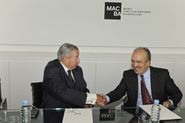 Signatura conveni de col·laboració entre Fundació MACBA i la Fundación AXA [Reportatge fotogràfic acte institucional]