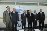 Signatura conveni de col·laboració entre Fundació MACBA i la Fundación AXA [Reportatge fotogràfic acte institucional]