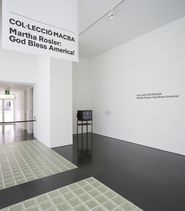 Col·lecció MACBA. Martha Rosler: God bless America [Reportatge fotogràfic exposició]