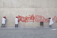 Tots junts podem parar la sida. Mural de Keith Haring [Reportatge fotogràfic procés de muntatge obra de Col·lecció]