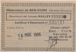 [Un retall de premsa il·lustrat amb una fotografia d'un certificat d'observació del Cometa de Halley]