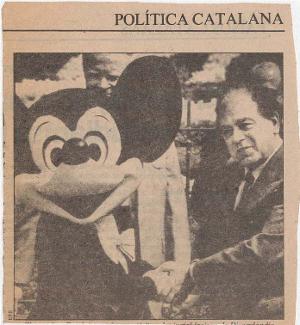 [Un retall de premsa il·lustrat amb Jordi Pujol i Mickey Mouse donant-se la mà]