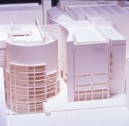 Maqueta avantprojecte edifici MACBA [Reportatge fotogràfic de la construcció de l'edifici MACBA]