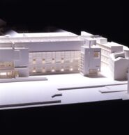 Maqueta avantprojecte edifici MACBA [Reportatge fotogràfic de la construcció de l'edifici MACBA]