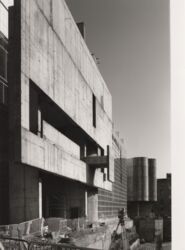 Construcció edifici MACBA [Reportatge fotogràfic de la construcció de l'edifici MACBA]