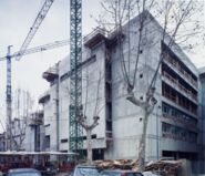 Construcció edifici MACBA [Reportatge fotogràfic de la construcció de l'edifici MACBA]