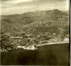 [Fotografies aèries de la costa de Benidorm] [fulls de contacte 1 i 2]