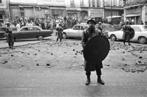 París, maig de 1968 [Sèrie 35 mm - Pas Universal]