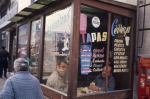 Bar, [198-?-199-?] [Sèrie 35 mm - Pas Universal]