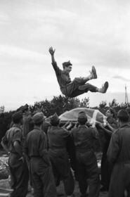 Campament militar "Los Castillejos", 1960 [Sèrie 35 mm - Pas Universal]